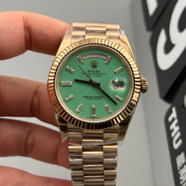 VS Factory Rolex Day-Date Yellow Gold Green Baguette Diamond Dial (139000) — front product view