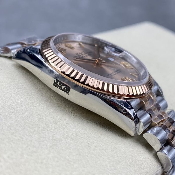 VS Factory Rolex Datejust 36mm Two-Tone Rose Gold Rosé Dial with Diamond Roman Makes (126231) — detail view 5