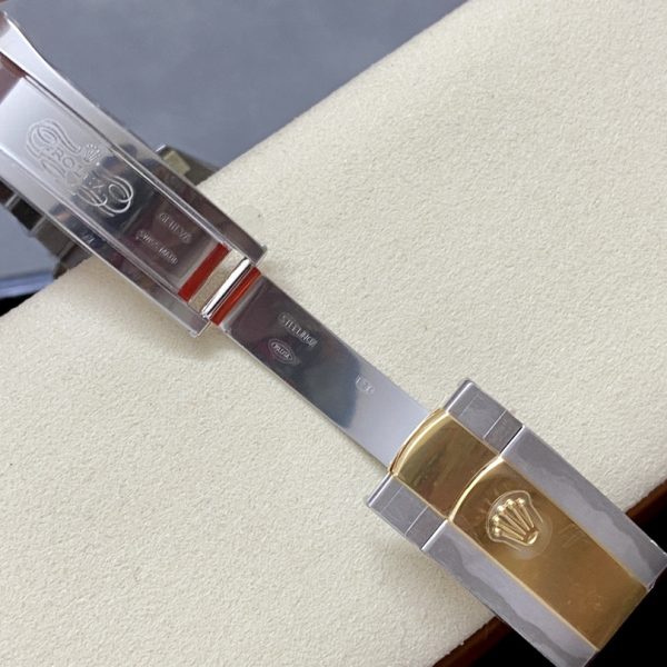 VS Factory Rolex Datejust 41mm Two-Tone Yellow Gold “Wimbledon” Dial Jubilee Bracelet (126333) — detail view 9