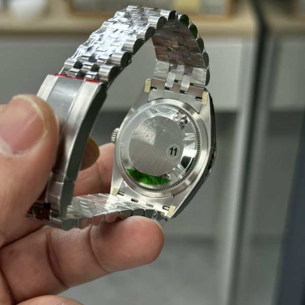 VS Factory Rolex Datejust 36mm Bright Black Dial Fluted Bezel Jubilee Bracelet (126234) — detail view 5