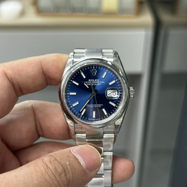 VS Factory Rolex Datejust 36mm Sunburst Blue Dial Smooth Bezel Oyster Bracelet (126200) — detail view 1