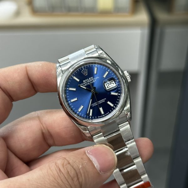 VS Factory Rolex Datejust 36mm Sunburst Blue Dial Smooth Bezel Oyster Bracelet (126200) — detail view 2