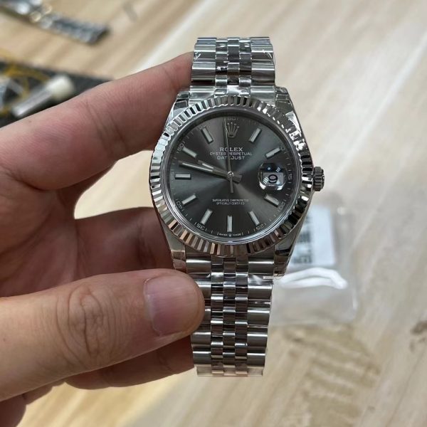 VS Factory Rolex Datejust 41mm Sunburst Slate Grey Dial Fluted Bezel Jubilee Bracelet (126334) — detail view 3