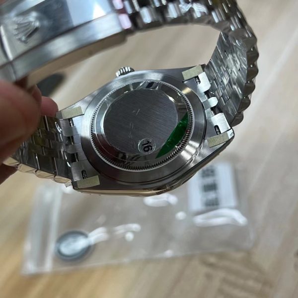 VS Factory Rolex Datejust 41mm Sunburst Slate Grey Dial Fluted Bezel Jubilee Bracelet (126334) — detail view 5