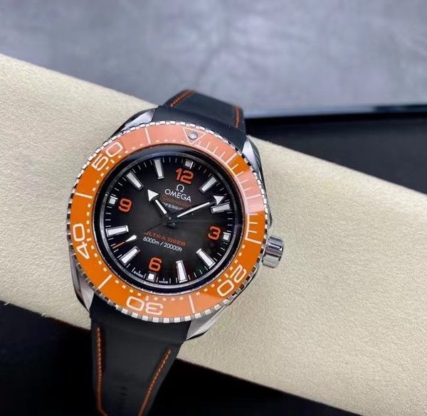 VS Factory Omega Seamaster Ultra Deep 45.5mm Orange Bezel Grey Dial (215.32.46.21.06.001) — detail view 6