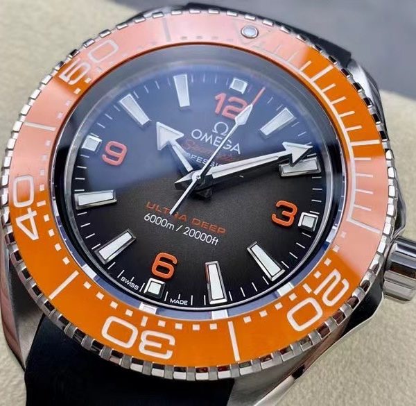 VS Factory Omega Seamaster Ultra Deep 45.5mm Orange Bezel Grey Dial (215.32.46.21.06.001) — detail view 3