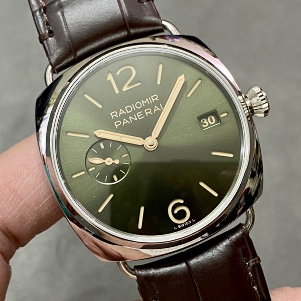 VS Factory Panerai Radiomir Quaranta 40mm PAM01573 — detail view 2