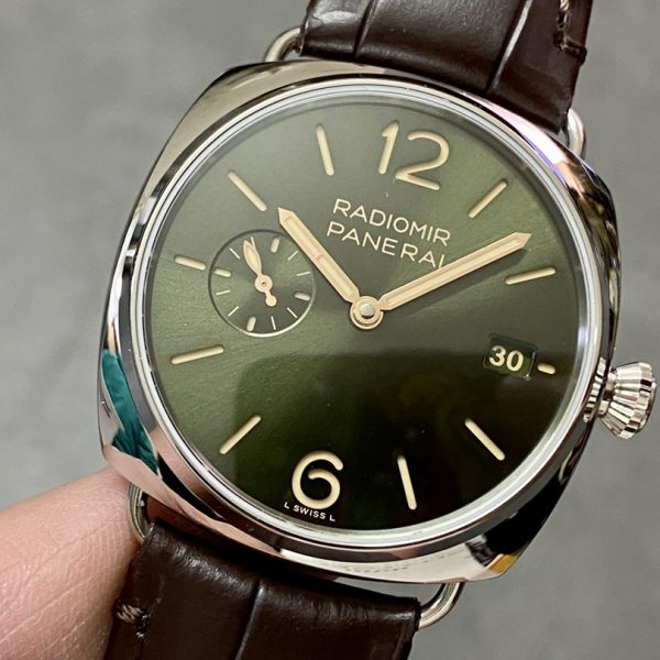 VS Factory Panerai Radiomir Quaranta 40mm PAM01573 — detail view 3
