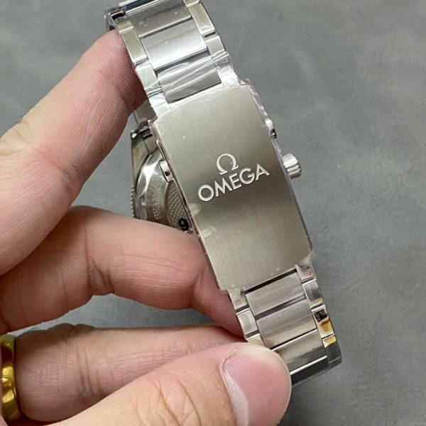 VS Factory Omega Seamaster 300 Heritage 41mm “Summer Blue” 75th Anniversary Edition (234.30.41.21.03.002) — detail view 8