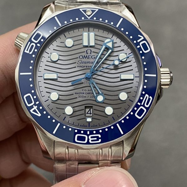 VS Factory Omega Seamaster Diver 300M 42mm Grey Wave Dial Blue Ceramic Bezel Stainless Steel Bracelet… — detail view 1