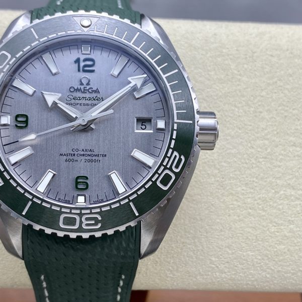 VS Factory Omega Seamaster Planet Ocean 600M 43.5mm Grey Dial Green Ceramic Bezel Green Rubber Strap… — detail view 1