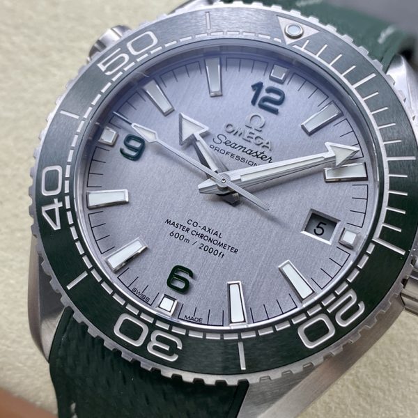 VS Factory Omega Seamaster Planet Ocean 600M 43.5mm Grey Dial Green Ceramic Bezel Green Rubber Strap… — detail view 2