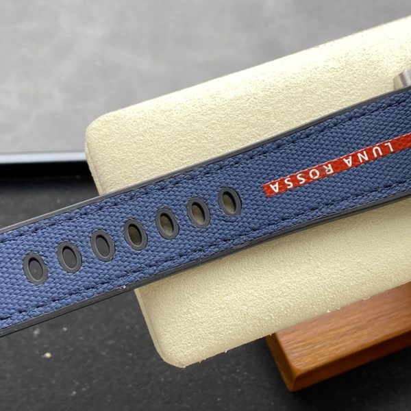 VS Factory Panerai Submersible QuarantaQuattro Luna Rossa 44mm PAM01391 — detail view 7