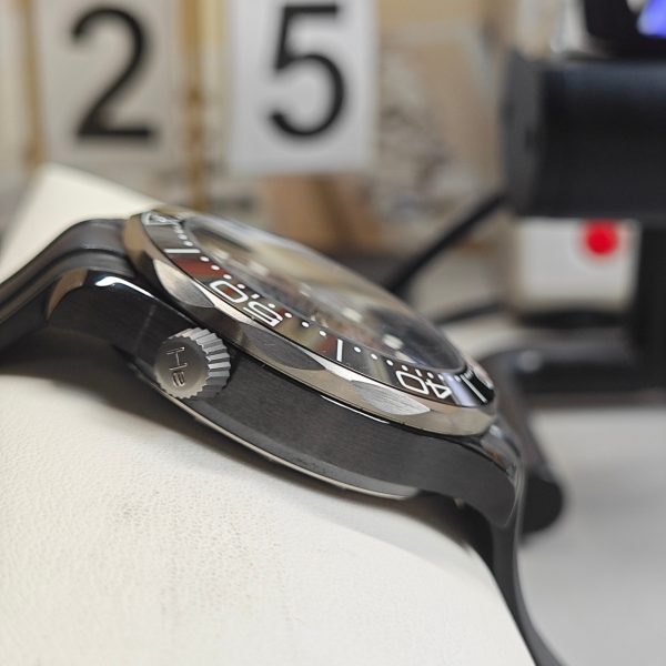 VS Factory Omega Seamaster Diver 300M 43.5mm Black Ceramic & Titanium (210.92.44.20.01.001) — detail view 4