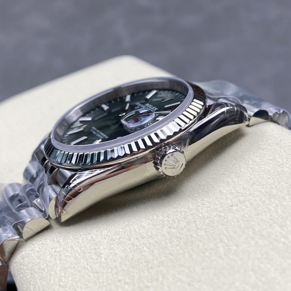 VS Factory Rolex Datejust 36mm Sunburst Green Dial Jubilee Bracelet (126234) — detail view 10
