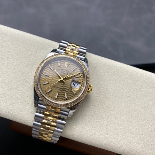 VS Factory Rolex Datejust 36 Two-Tone Yellow Gold Diamond Bezel Golden Fluted Motif (126283RBR) — detail view 4
