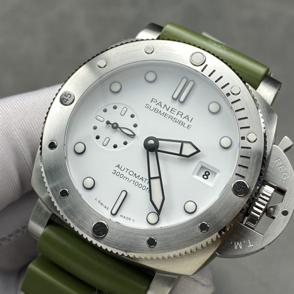 VS Factory Panerai Submersible QuarantaQuattro Bianco 44mm PAM01226 — detail view 3