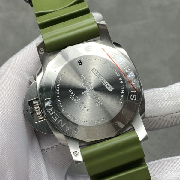 VS Factory Panerai Submersible QuarantaQuattro Bianco 44mm PAM01226 — detail view 9