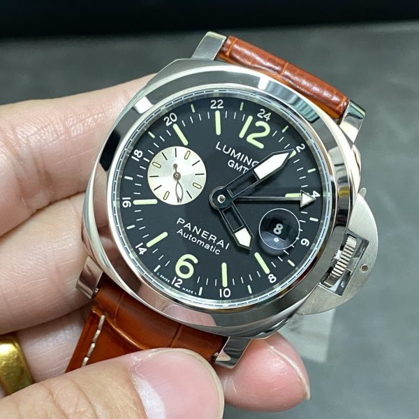 VS Factory Panerai Luminor GMT 44mm PAM00088 — detail view 2