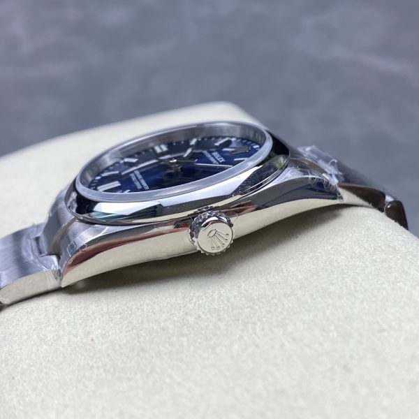 VS Factory Rolex Oyster Perpetual 36mm Bright Blue Sunburst Dial Smooth Bezel Oyster Bracelet (126000) — detail view 7