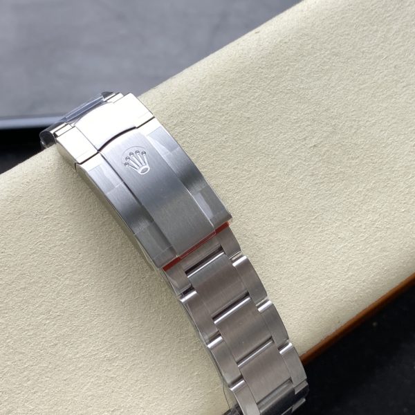 VS Factory Rolex Oyster Perpetual 36mm Bright Blue Sunburst Dial Smooth Bezel Oyster Bracelet (126000) — detail view 8