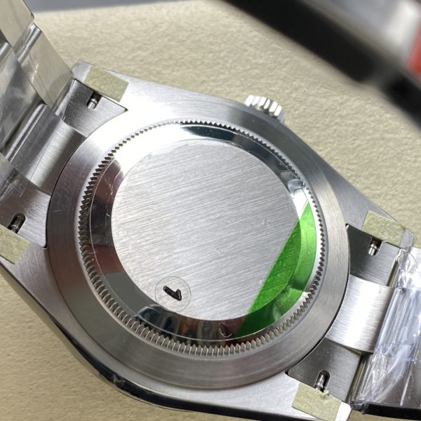 VS Factory Rolex Oyster Perpetual 41mm Bright Black Dial Smooth Bezel Oyster Bracelet (124300) — detail view 8