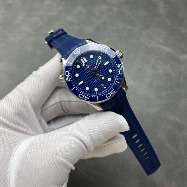VS Factory Omega Seamaster Diver 300M 42mm Blue Wave Dial Blue Ceramic Bezel Blue Rubber Strap… — detail view 4