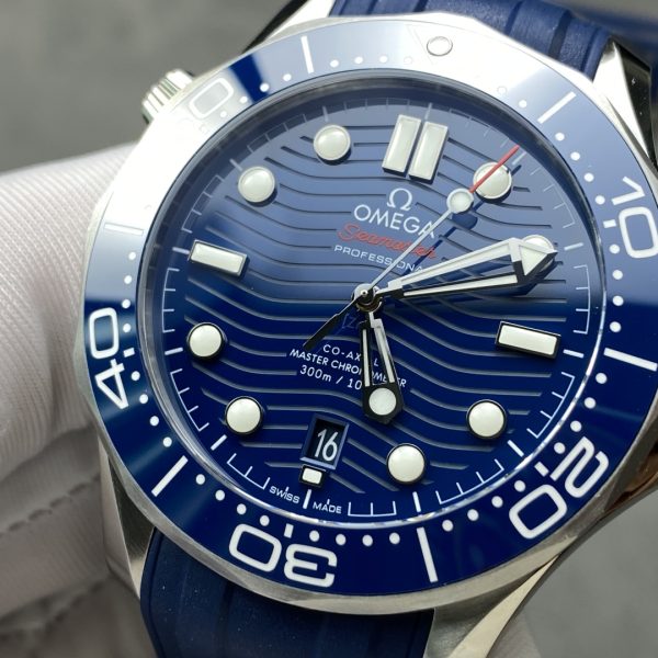 VS Factory Omega Seamaster Diver 300M 42mm Blue Wave Dial Blue Ceramic Bezel Blue Rubber Strap… — detail view 2