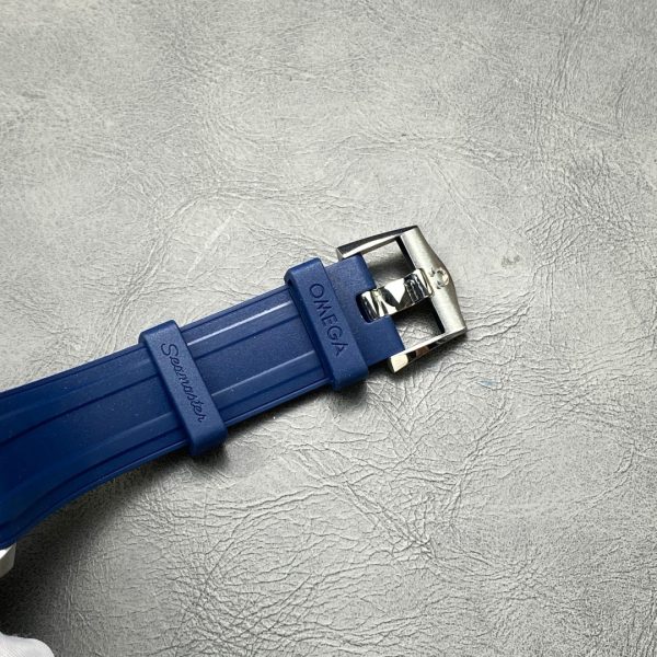 VS Factory Omega Seamaster Diver 300M 42mm Blue Wave Dial Blue Ceramic Bezel Blue Rubber Strap… — detail view 8