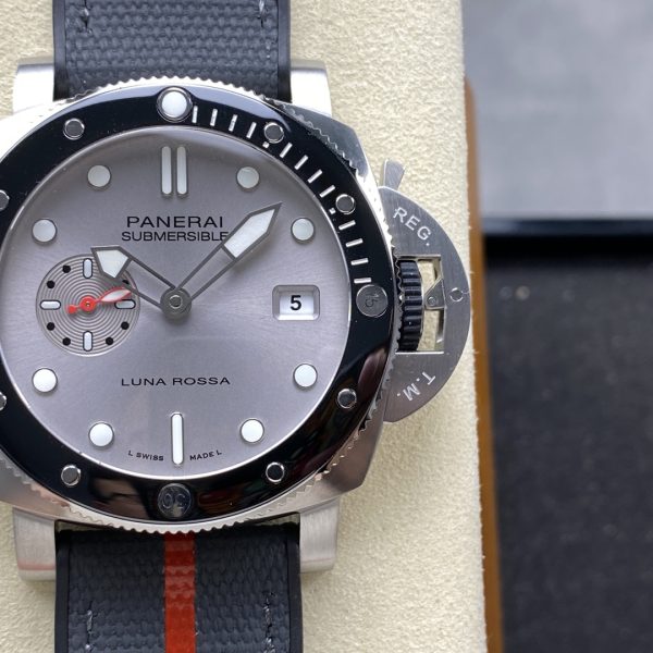 VS Factory Panerai Submersible QuarantaQuattro Luna Rossa 44mm PAM01681 — front product view