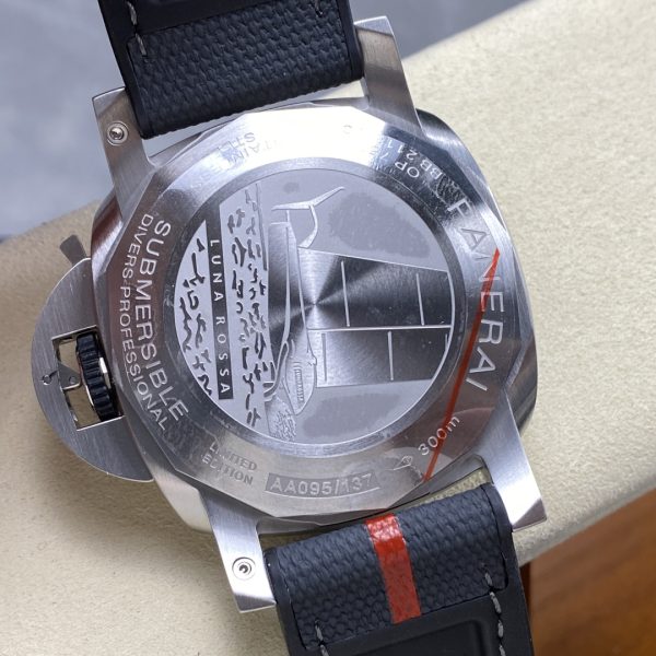 VS Factory Panerai Submersible QuarantaQuattro Luna Rossa 44mm PAM01681 — detail view 7