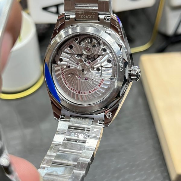 VS Factory Omega Seamaster Aqua Terra 150M 41mm Black Lacquer Dial (220.10.41.21.01.002) — detail view 8