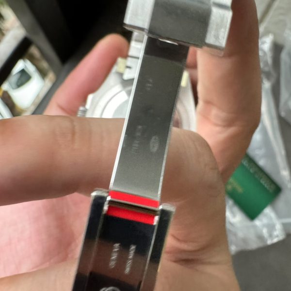 VS Factory Rolex GMT-Master II “Bruce Wayne”Black/Grey Ceramic Bezel Jubilee Bracelet (126710grnr) — detail view 6
