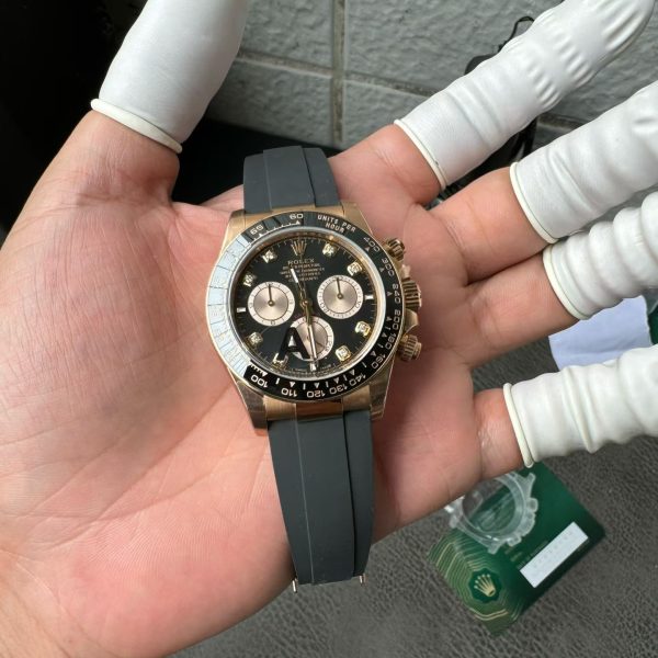 VS Factory Rolex Cosmograph Daytona “Black Diamond” Everose Gold Rubeer Strap (126515LN) — detail view 4