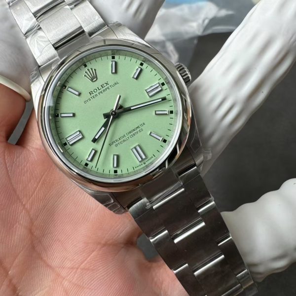 VS Factory Rolex Oyster Perpetual 36mm Green Lacquer Dial Smooth Bezel Oyster Bracelet (126000) — detail view 2