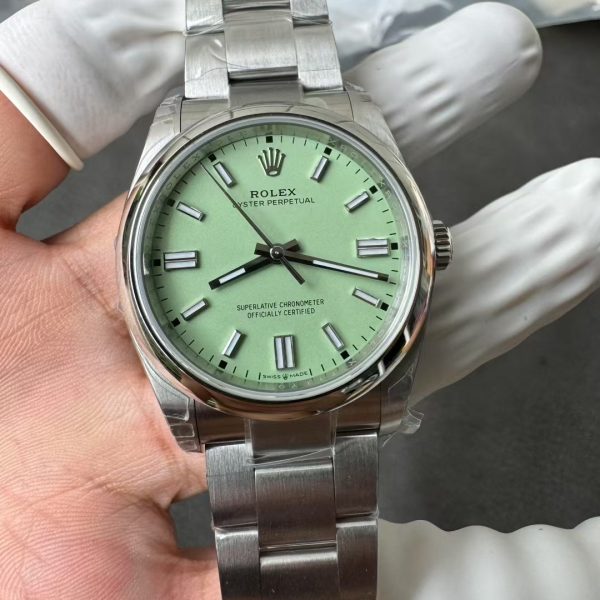 VS Factory Rolex Oyster Perpetual 36mm Green Lacquer Dial Smooth Bezel Oyster Bracelet (126000) — detail view 1