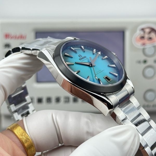 VS Factory Omega Seamaster Aqua Terra 150M 41mm Gradient Turquoise Dial (220.10.41.21.03.006) — detail view 6