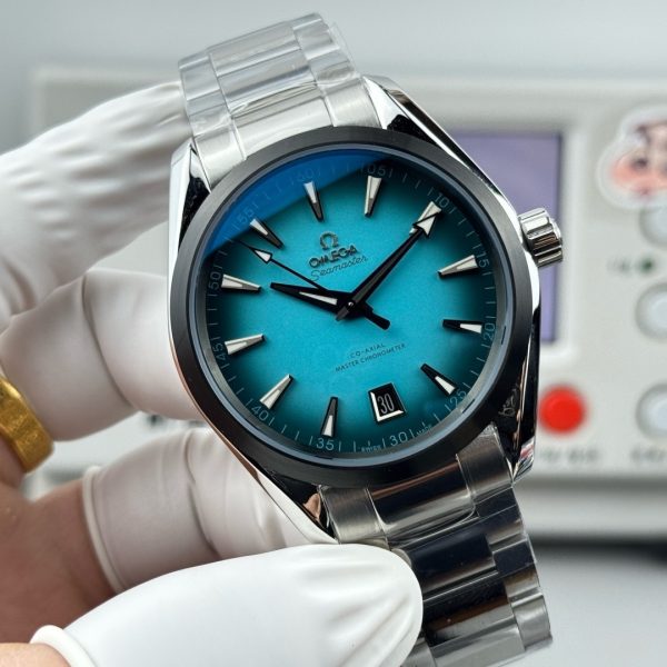 VS Factory Omega Seamaster Aqua Terra 150M 41mm Gradient Turquoise Dial (220.10.41.21.03.006) — detail view 4