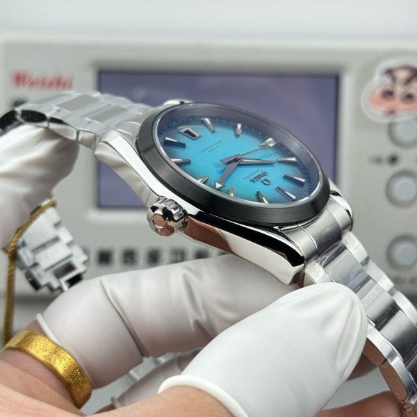 VS Factory Omega Seamaster Aqua Terra 150M 41mm Gradient Turquoise Dial (220.10.41.21.03.006) — detail view 7