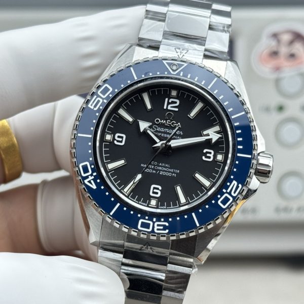 VS Factory Omega Seamaster Planet Ocean 600M 42mm Blue Bezel Black Dial (217.30.42.21.01.002) — detail view 6