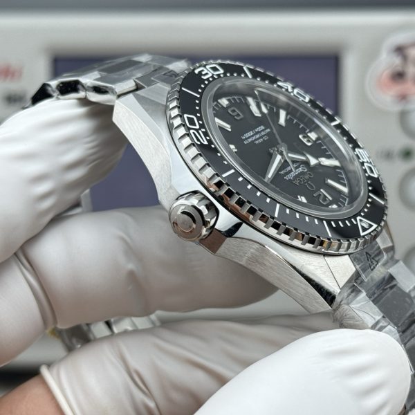VS Factory Omega Seamaster Planet Ocean 600M 42mm Black Dial Black Ceramic Bezel (217.30.42.21.01.001) –… — detail view 7
