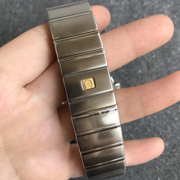 VS Factory Omega Constellation Co-Axial 38mm Silver Textured Dial (123.10.38.21.02.001) — detail view 2