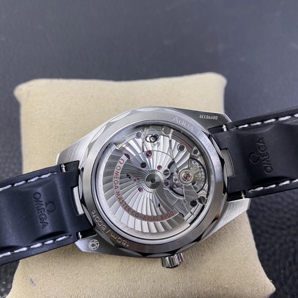 VS Factory Omega Seamaster Aqua Terra 150M 41mm Green Dial Rubber Strap (220.12.41.21.10.001) — detail view 5