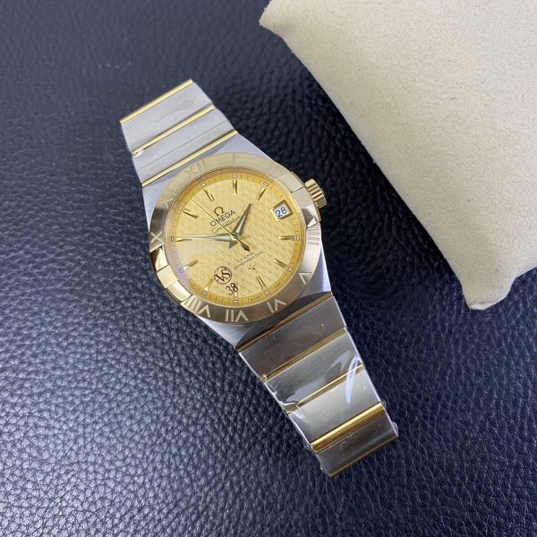 VS Factory Omega Constellation 38mm Two-Tone Yellow Gold Textured Dial (123.20.38.21.08.001) — detail view 3