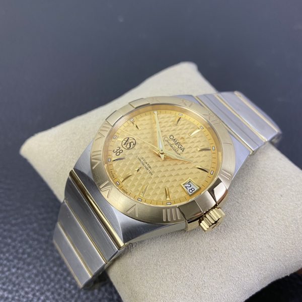 VS Factory Omega Constellation 38mm Two-Tone Yellow Gold Textured Dial (123.20.38.21.08.001) — detail view 6