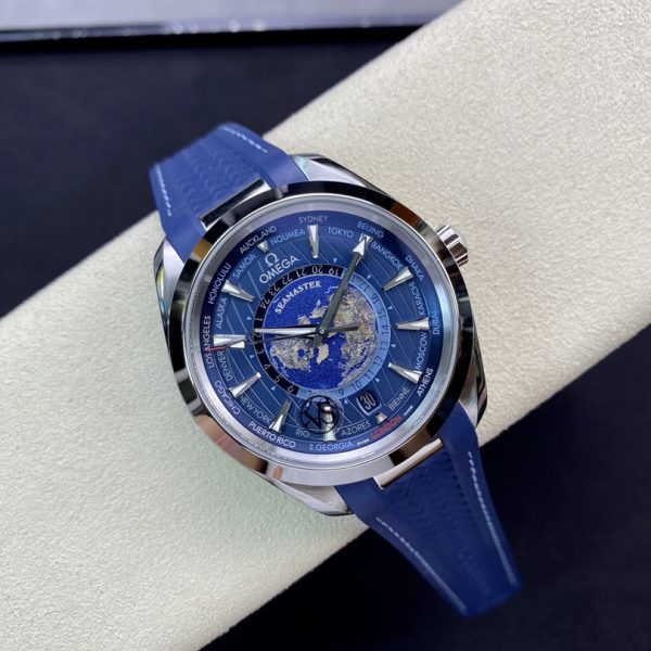 VS Factory Omega Seamaster Aqua Terra Worldtimer 43mm Blue Dial (220.12.43.22.03.001) — detail view 5