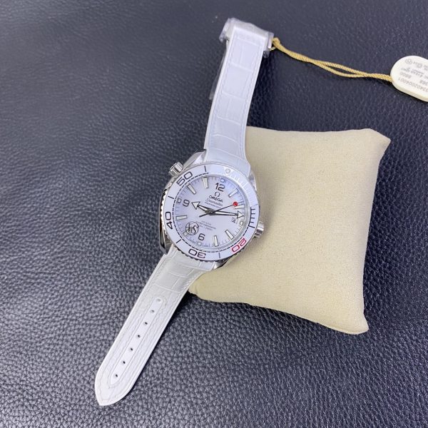 VS Factory Omega Seamaster Planet Ocean 600M “Tokyo 2020” White Dial Ceramic Bezel (522.33.40.20.04.001) — detail view 2