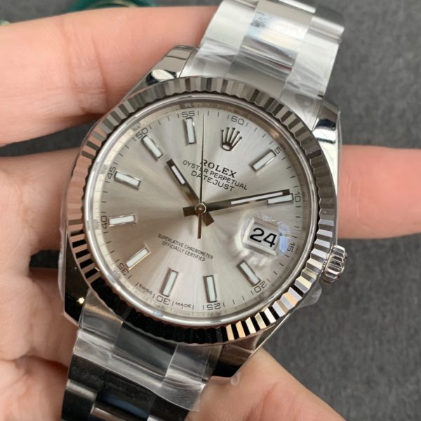 VS Factory Rolex Datejust 41mm Silver Sunburst Dial Fluted Bezel Oyster Bracelet (126334) — detail view 3