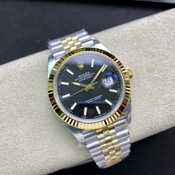 VS Factory Rolex Datejust 41mm Two-Tone Yellow Gold Green Dial Fluted Bezel Jubilee Bracelet (126333) — detail view 4