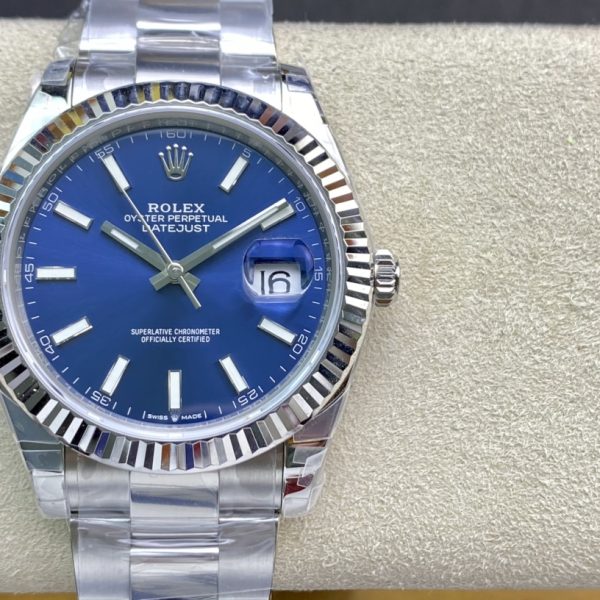 VS Factory Rolex Datejust 41mm Blue Sunburst Dial Fluted Bezel Oyster Bracelet (126334) — front product view